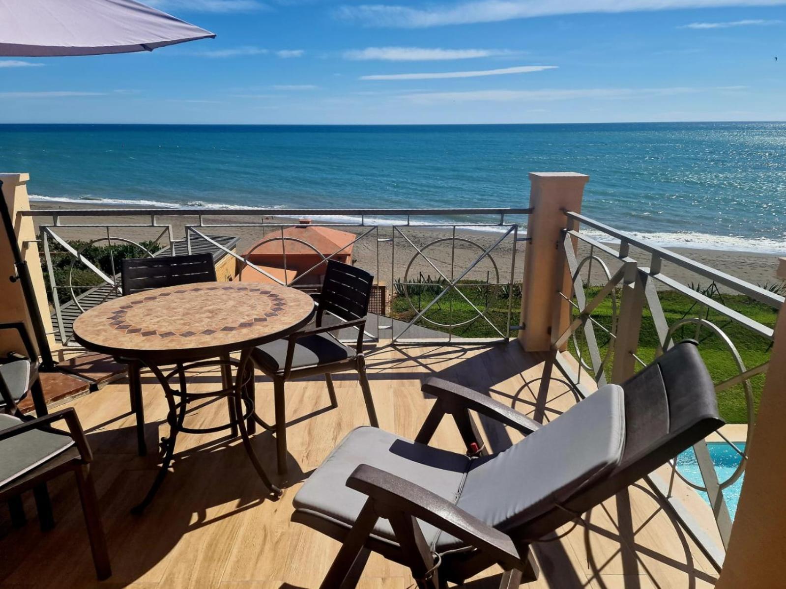 Apartment Exclusive Beachfront Penthouse *