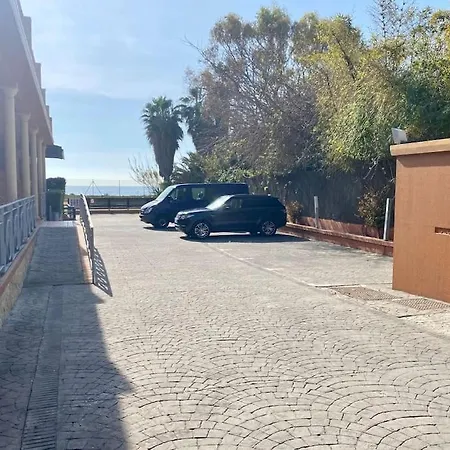 Exclusive Beachfront Penthouse Almayate Alto Exterior photo