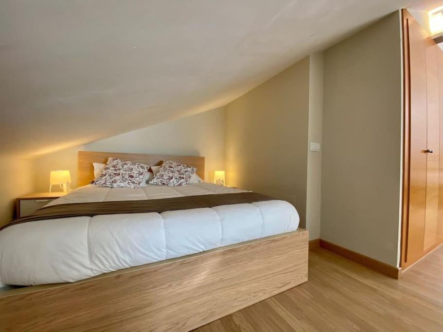 Exclusive Beachfront Penthouse Appartamento
